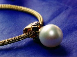 pendant_pearl